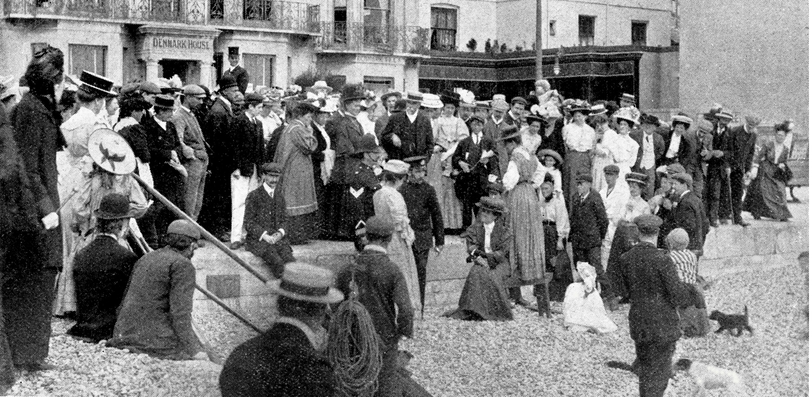 1908_suffragettes_meeting_disrupted_by_police_Supt_Markwick._Advertiser_21_July_-_Copy.jpg