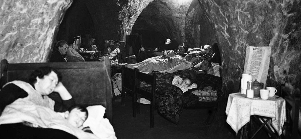 1940_12_Dec_St_Clements_Caves.jpg