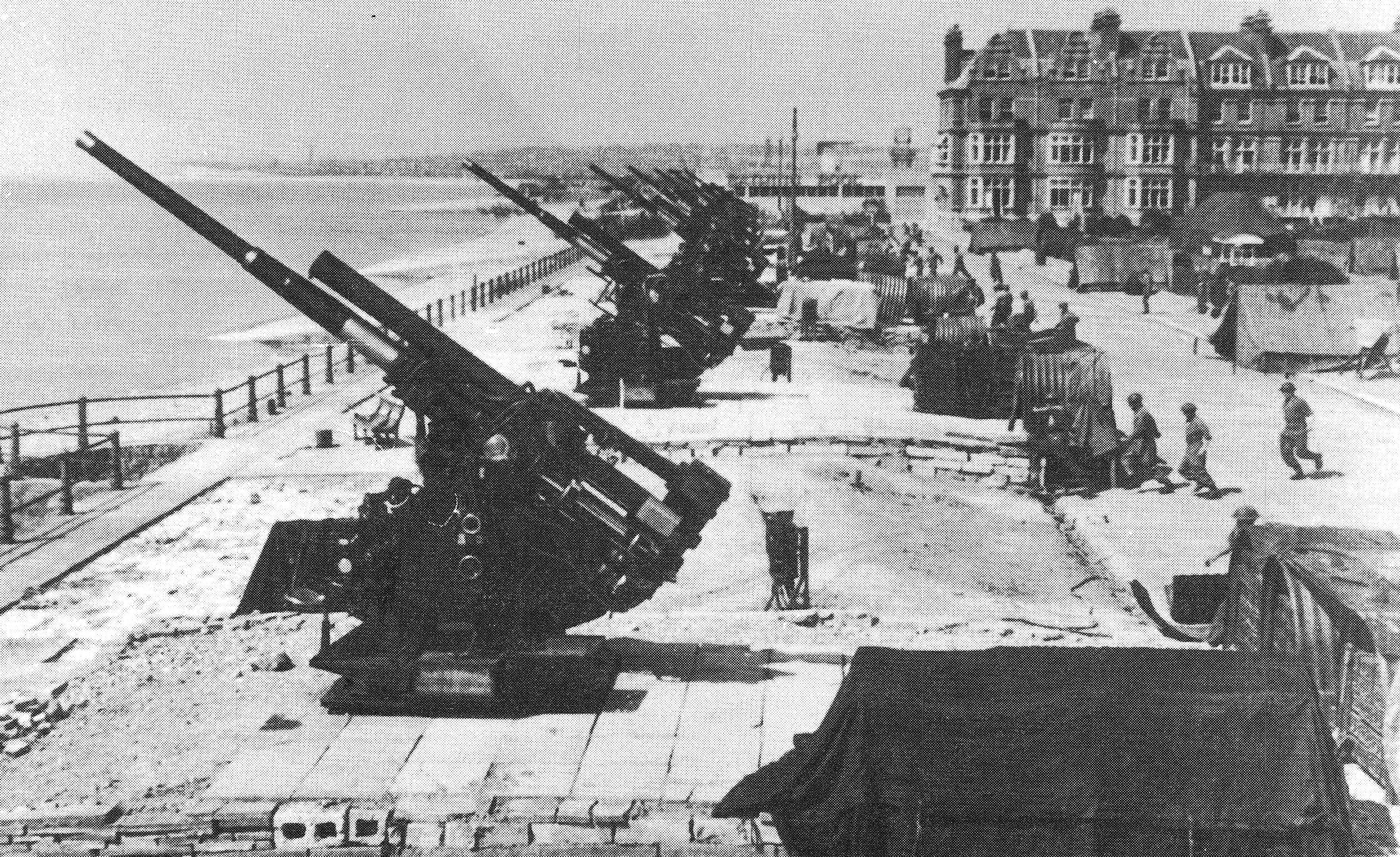 1944_July_AA_guns_set_up_at_Sea_Road_to_shoot_down_the_V1_doodlebugs_-_Copy.jpg