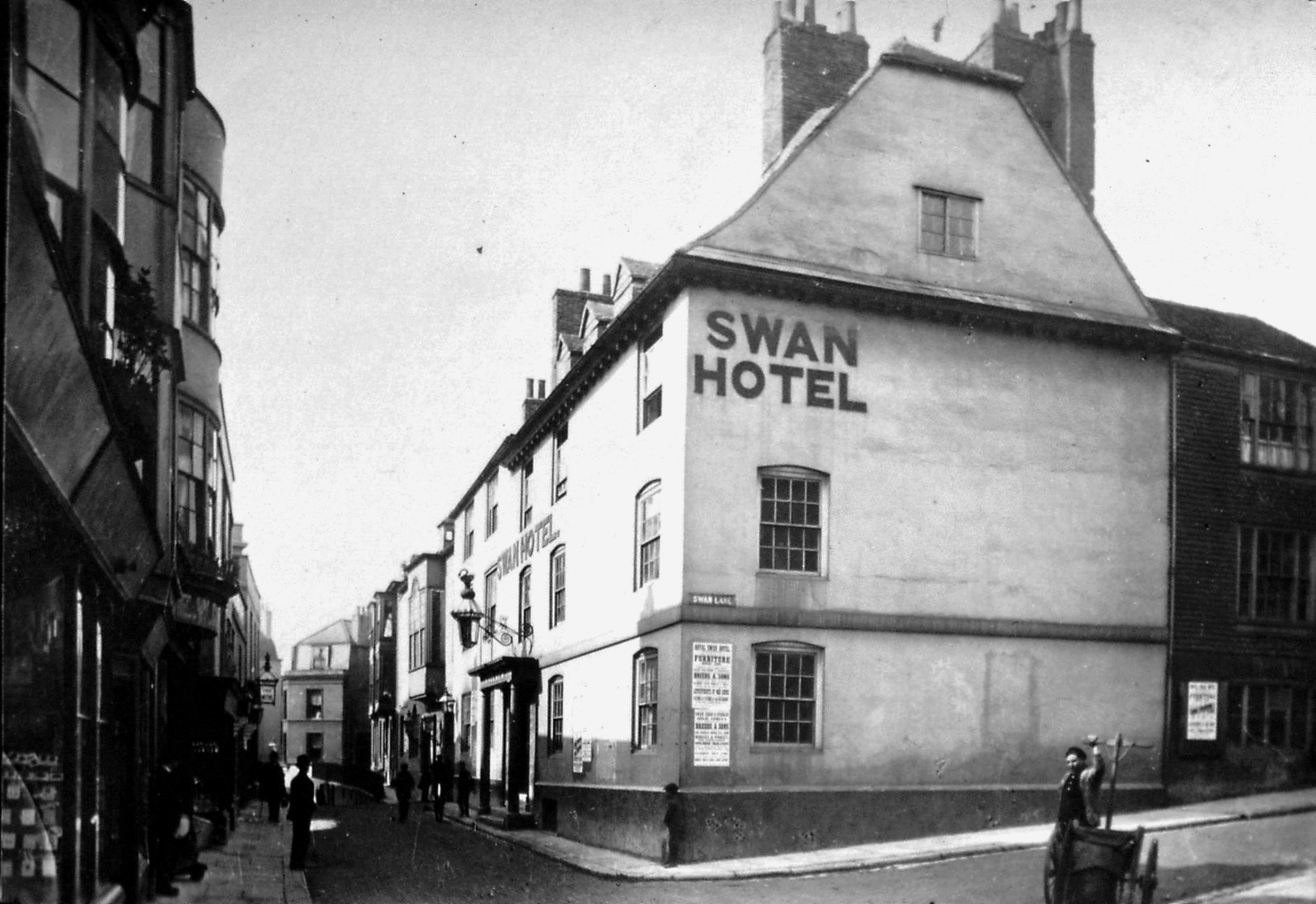 Swan_Hotel.jpg