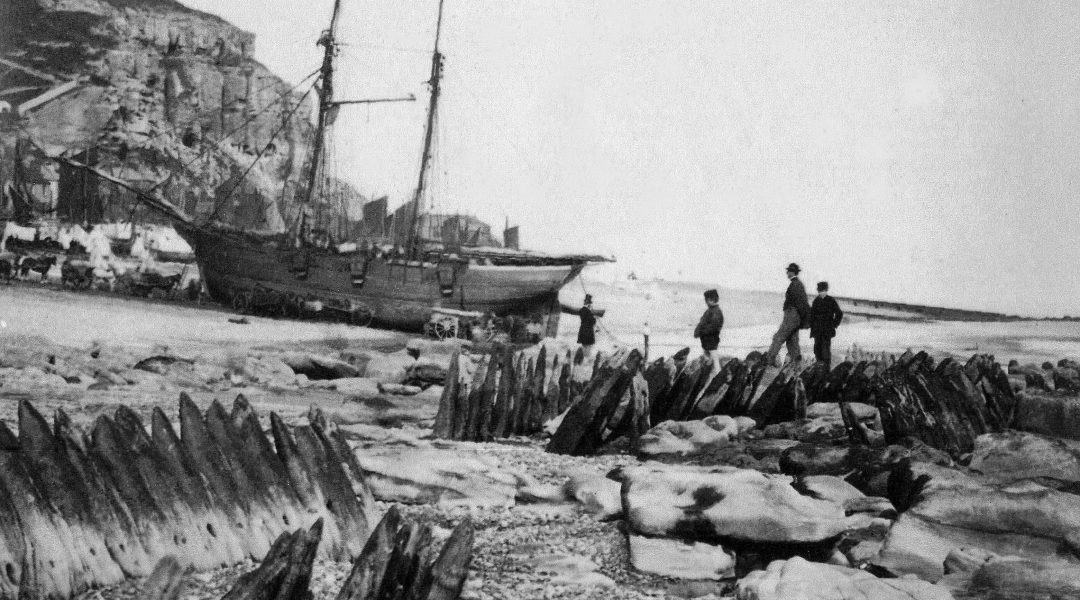 1597Topsailschoonerunloading