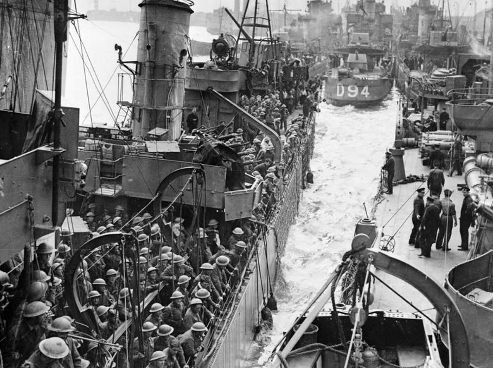 1940-Dunkirk-Troops-being-landed-at-Dover.jpg