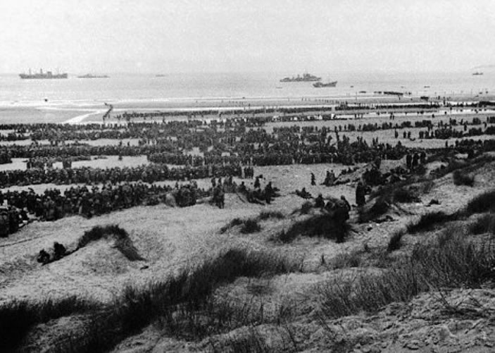 1940-Dunkirk-Troops-on-beach.jpg